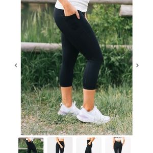 Zyia Black Pocket Brilliant High Rise Capri